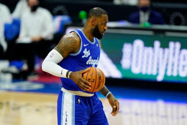 文班28+13+7+5马刺终结雷霆6连胜 篮网擒老鹰