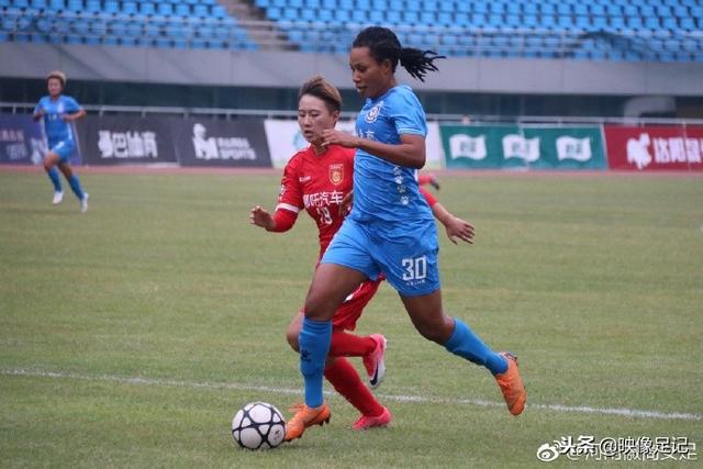 西甲-亚马尔破门拉菲尼亚点射 巴萨2-0皇家社会